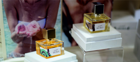 Картинка к статье: На выставке во Флоренции с названием Fragranze был представлен новый бренд Araxi с несколькими парфюмами. Обзор от Sunday21.